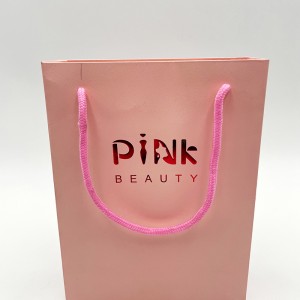 Papieren zakken die de merkwaarde verbeteren